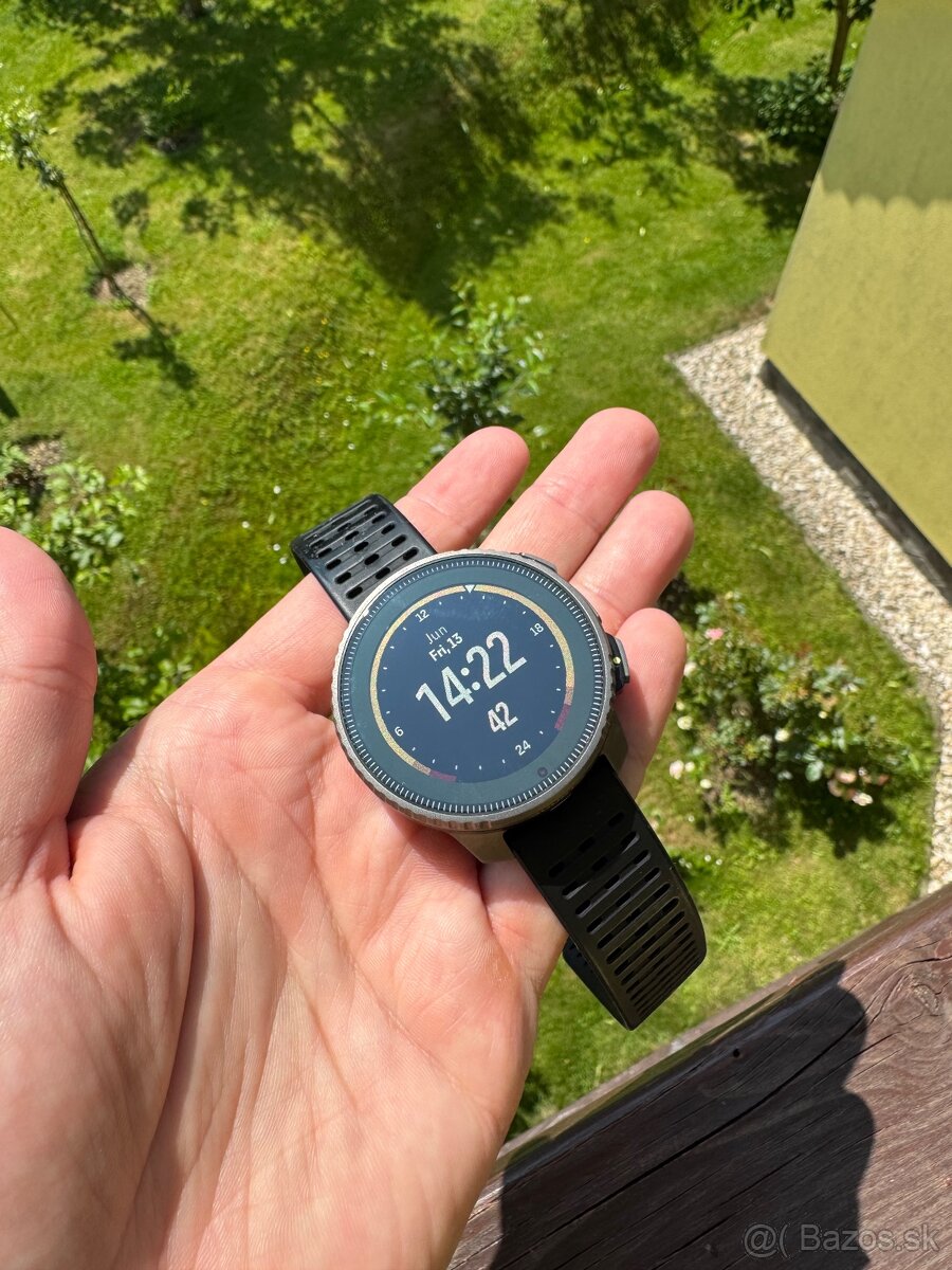 Suunto vertical solar