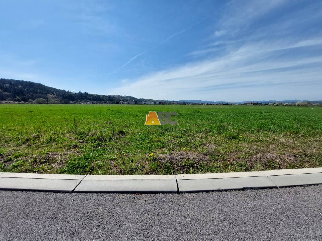 Stavebný pozemok Sliač – 878 m², blízko Zvolen a Banská Byst