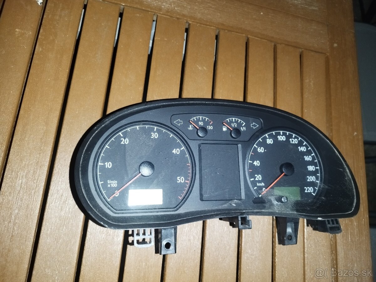 Volkswagen Polo 9N budiky