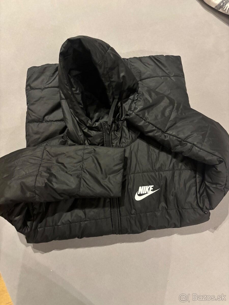 Nike bunda