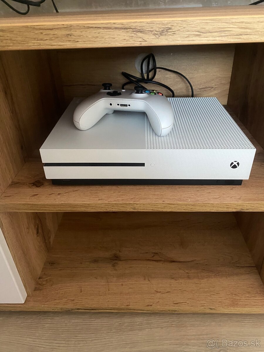 Xbox one + hry