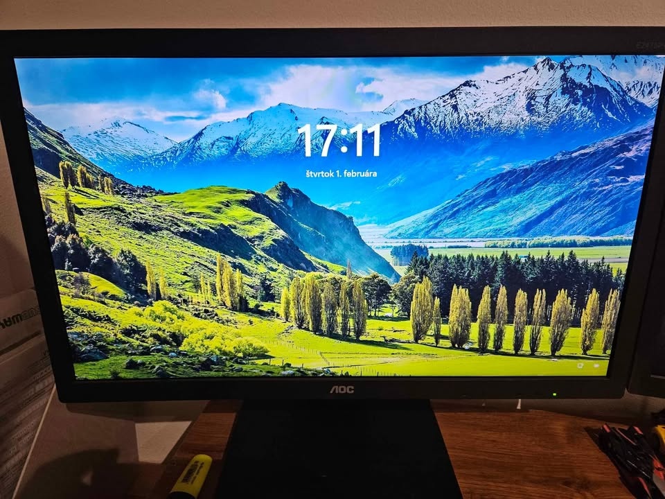 Monitor AOC E2475pwj