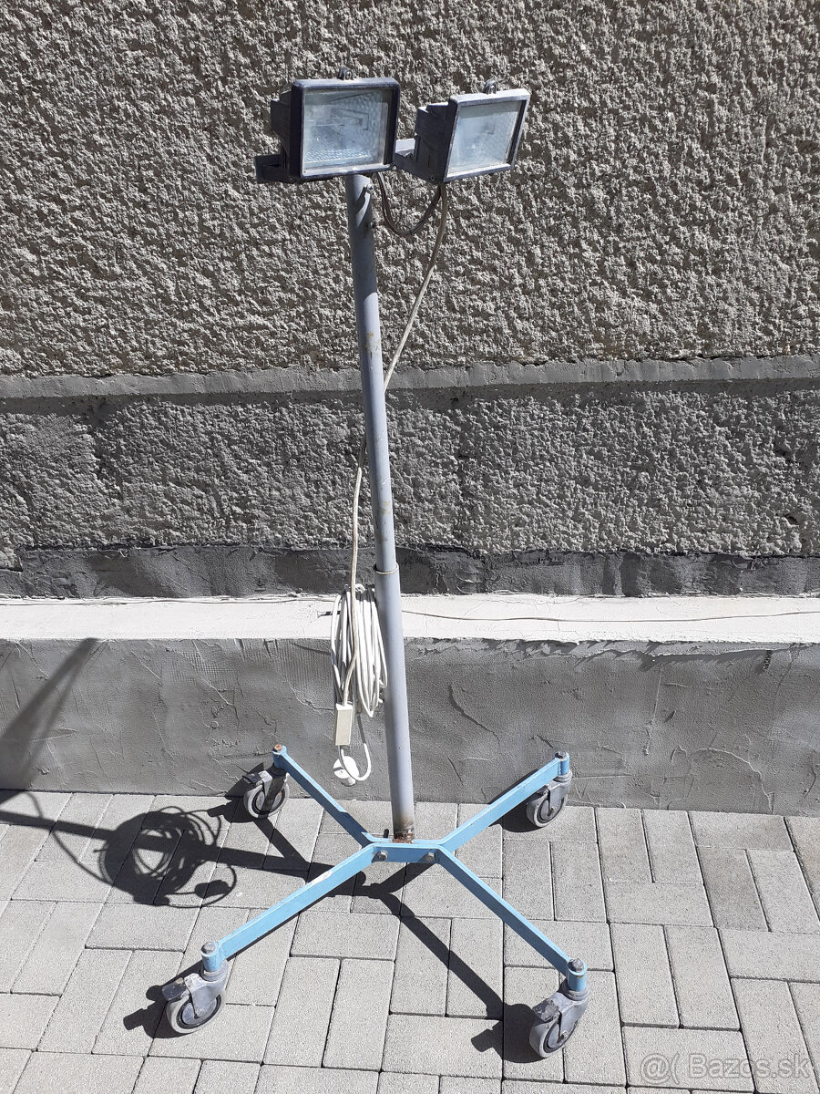 Dielenská/Stavebná lampa