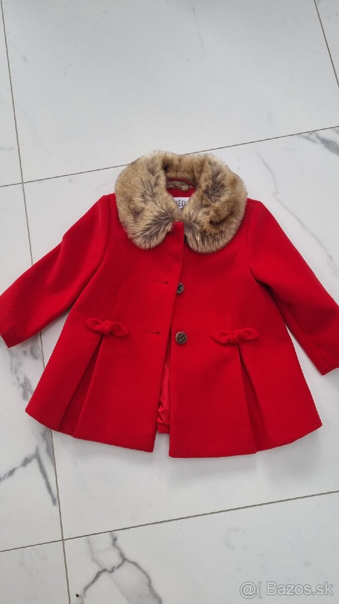 Dievčenský kabátik