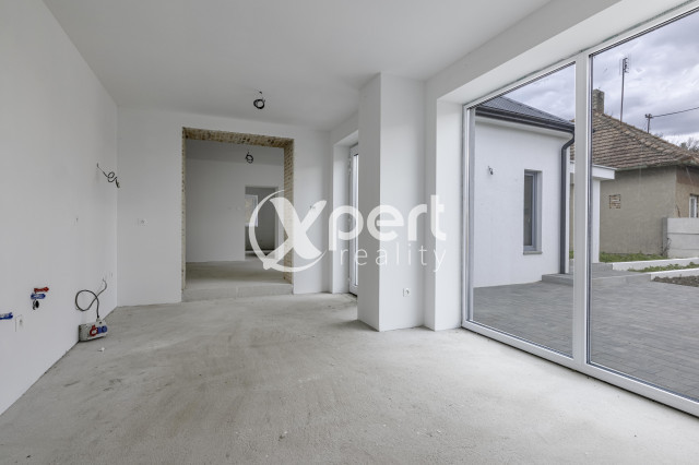 Rodinný dom v tichej obci Tomášikovo je na predaj