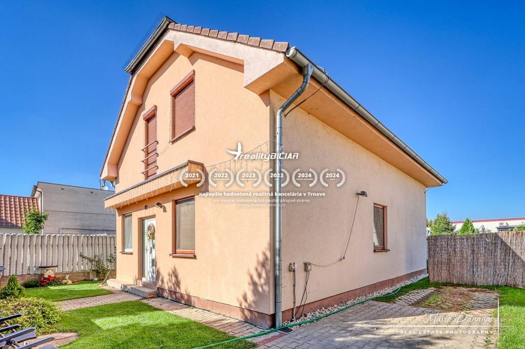 5 izbový poschodový drevodom v obci Cífer