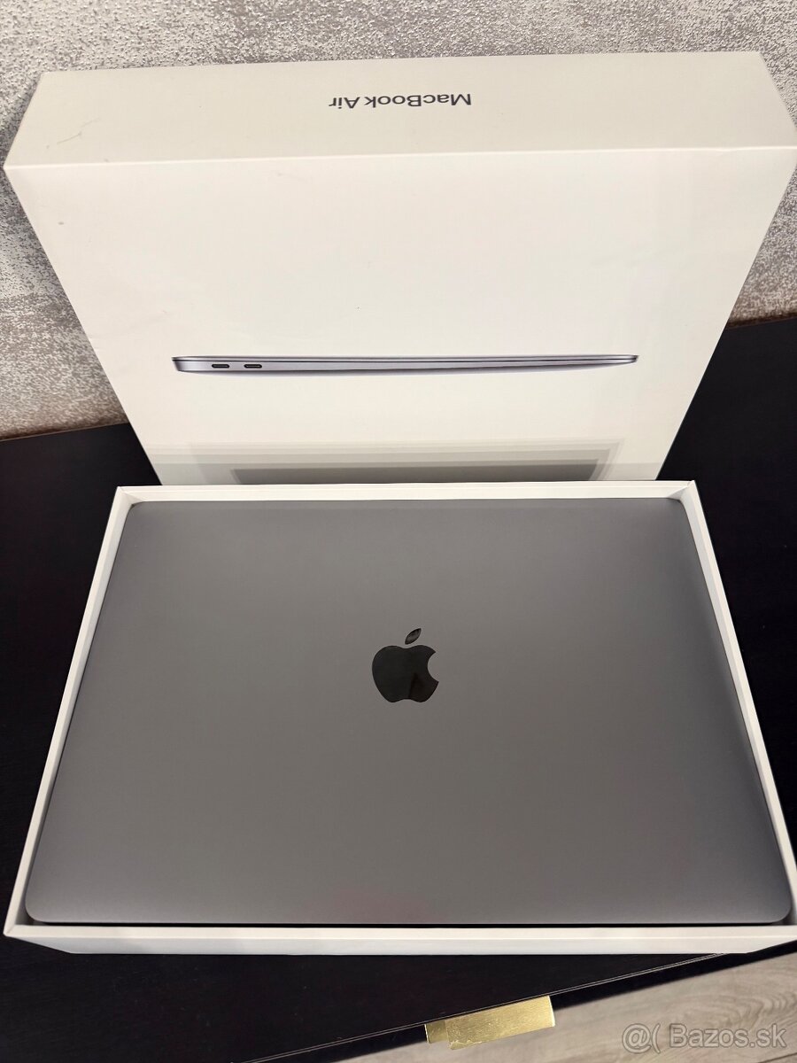 MacBook Air 13” – Top stav