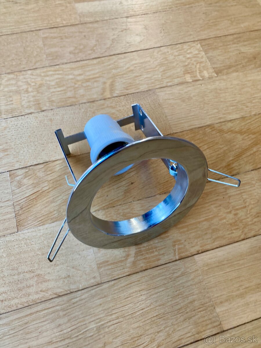 Stropove svetlo do podhladu