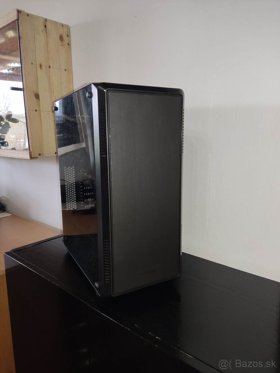 Spoľahlivý herno-pracovný PC