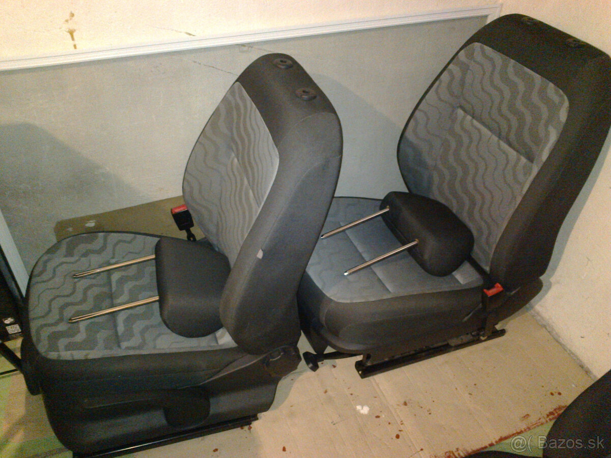 Predam sedacky Skoda Fabia II.