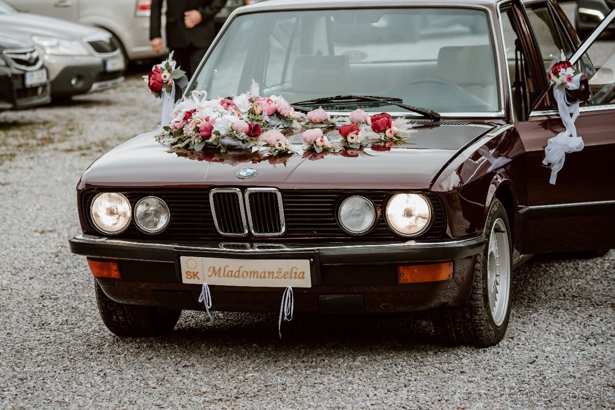 Svadobné auto