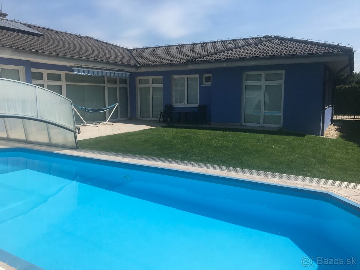 Predám 4izb bungalow,veľká garáz, veľký prestrešený bazén