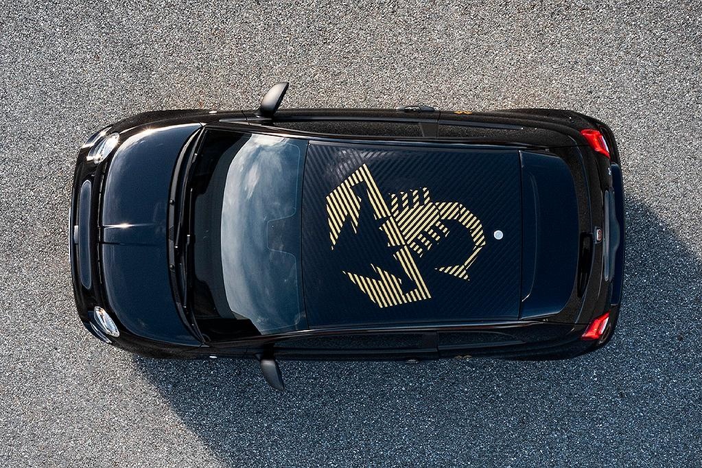 Abarth 500 695 Anniversario nový,original polep strechy