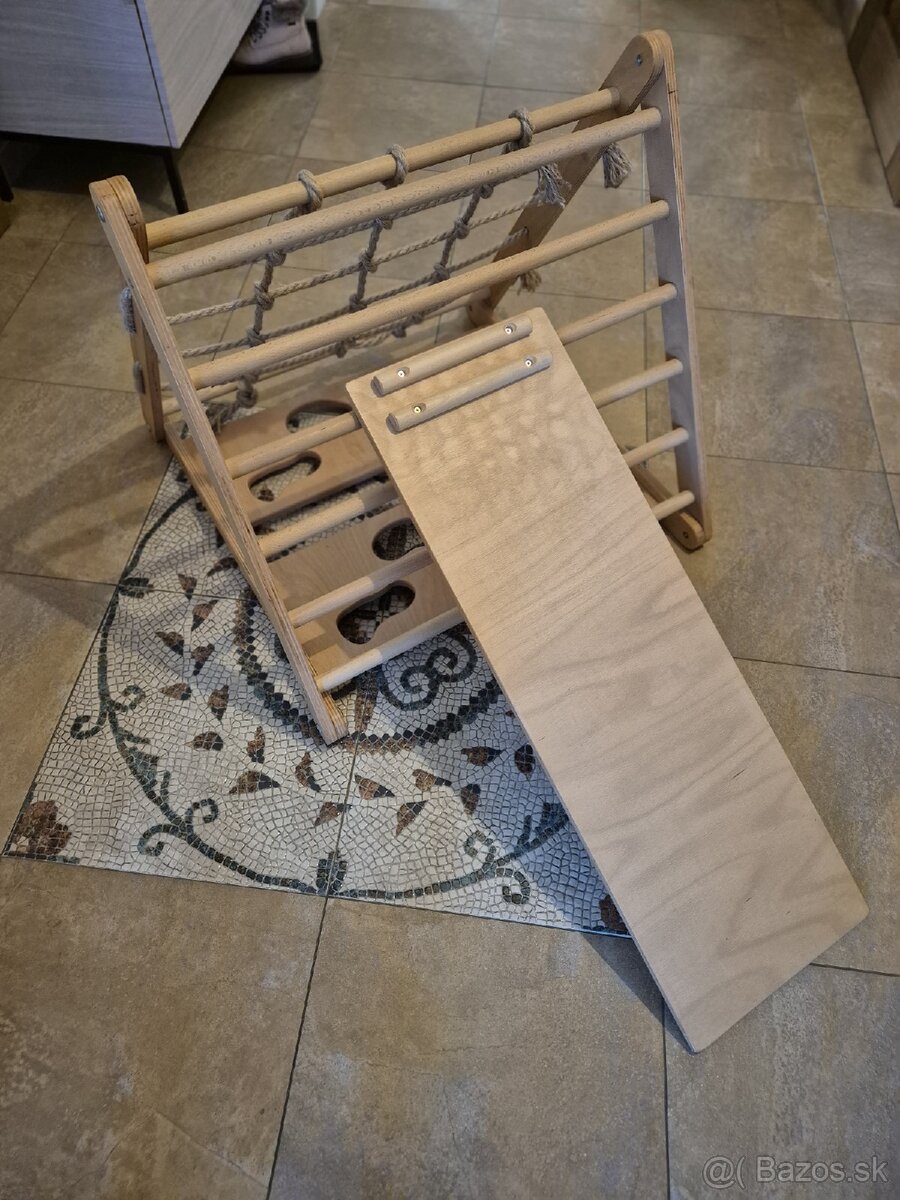 Piklerovej triangel + šmýkacia doska (Montessori)