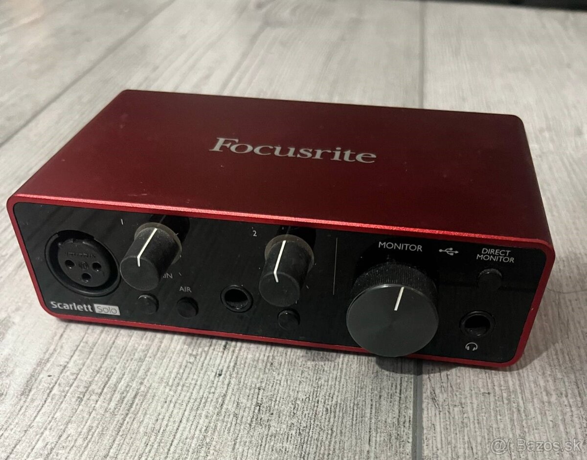 Zvuková karta - Focusrite Scarlett Solo 3rd generation