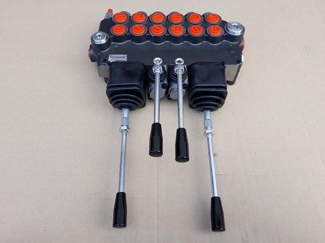 Rozvádzač hydraulický 6-pákový, 2x joystick + 2x páka