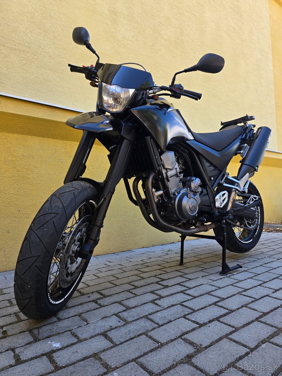 Yamaha XT660X čierna