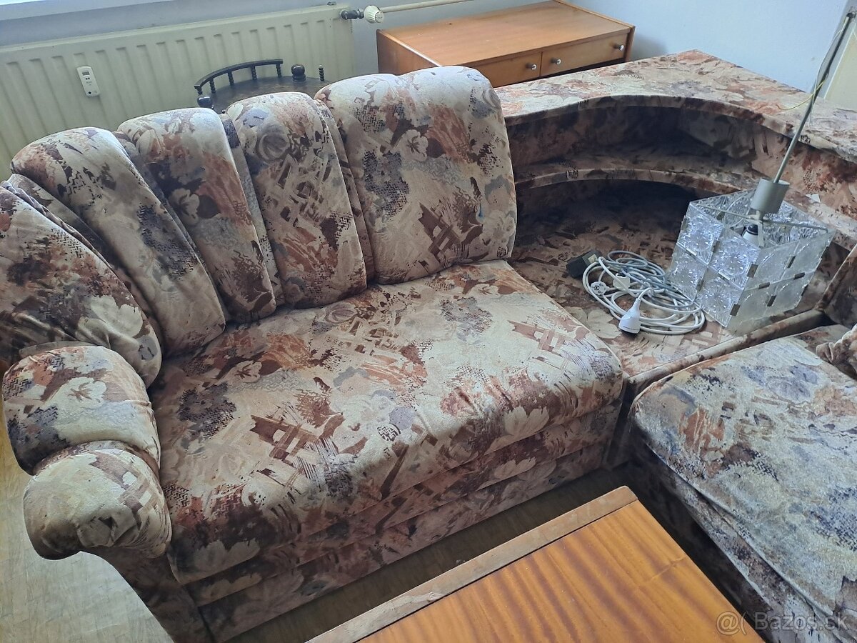 sedačka a skrine do obývačky