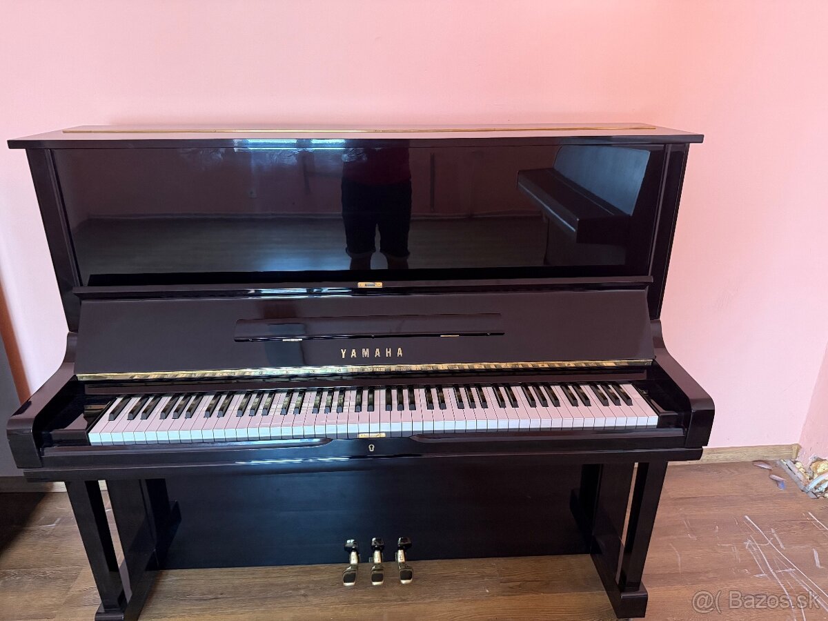 YAMAHA-U3