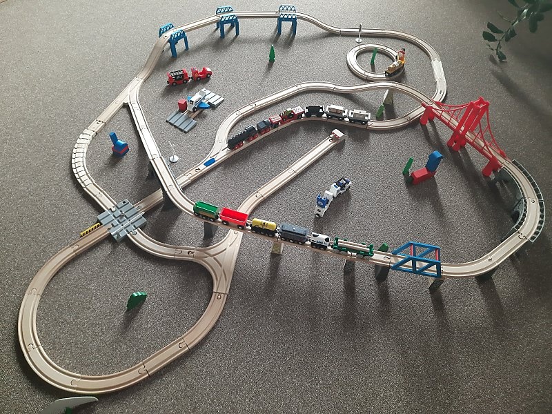 dreveny vlacik, drevena zeleznica, detska zeleznicka