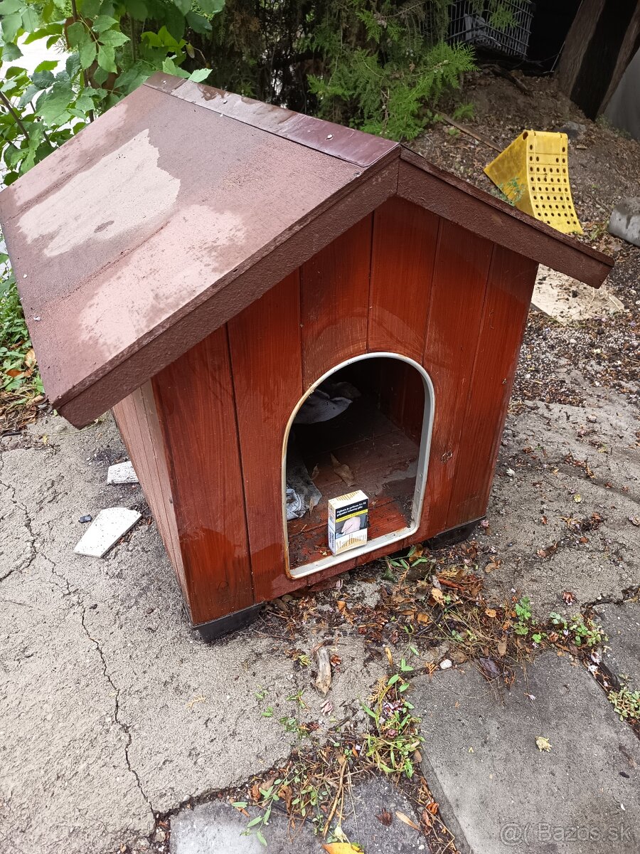 Znížená cena Búda pre stredného psa