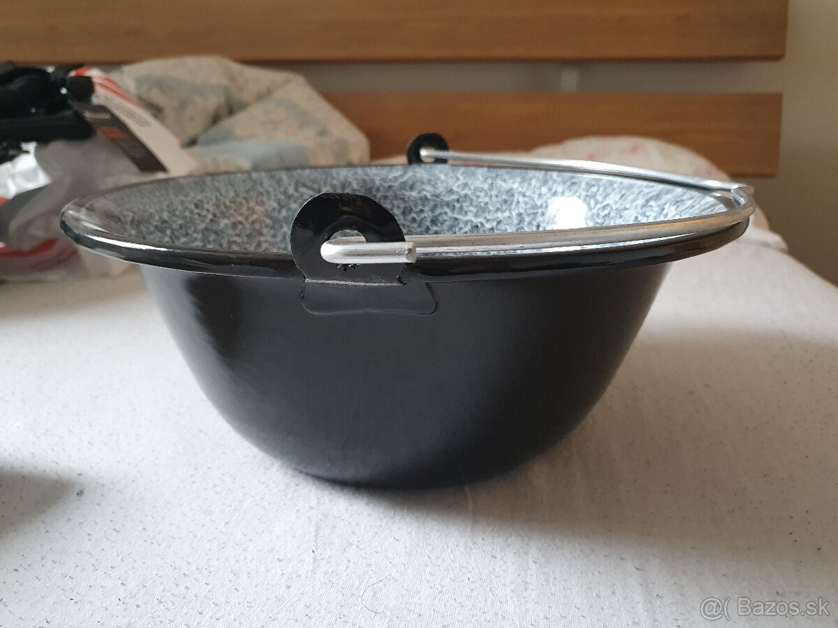 Kotlik na gulas 6l