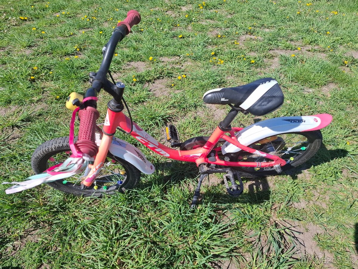 Predam dievcensky bicykel 16 a detske odrazadlo
