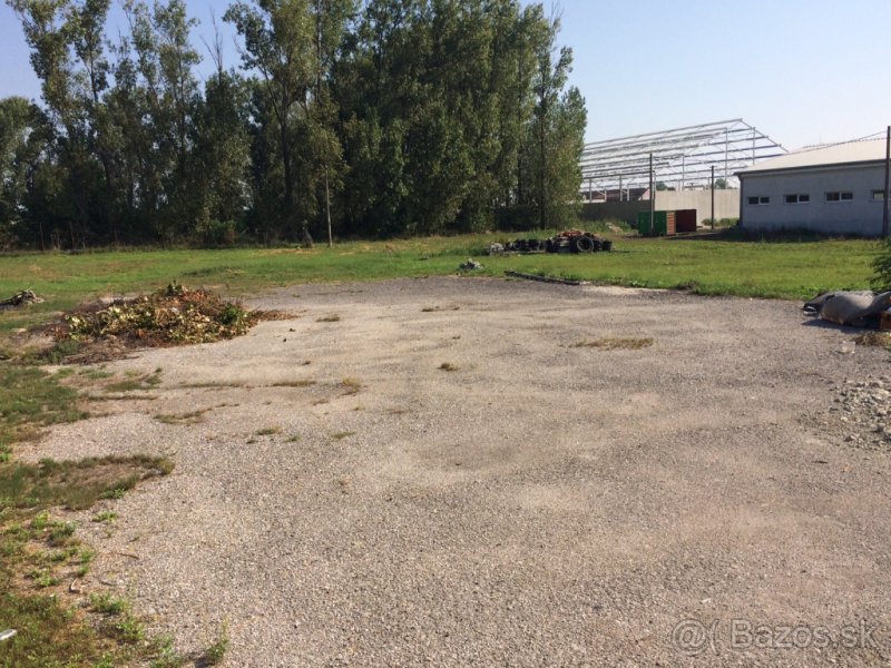 Pozemok 45km od Bratislavy v obci Velké Blahovo