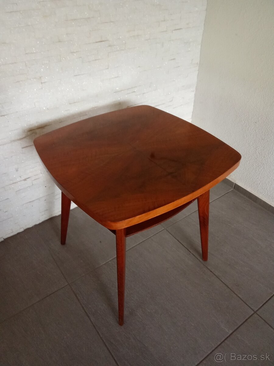 Retro stolík 3
