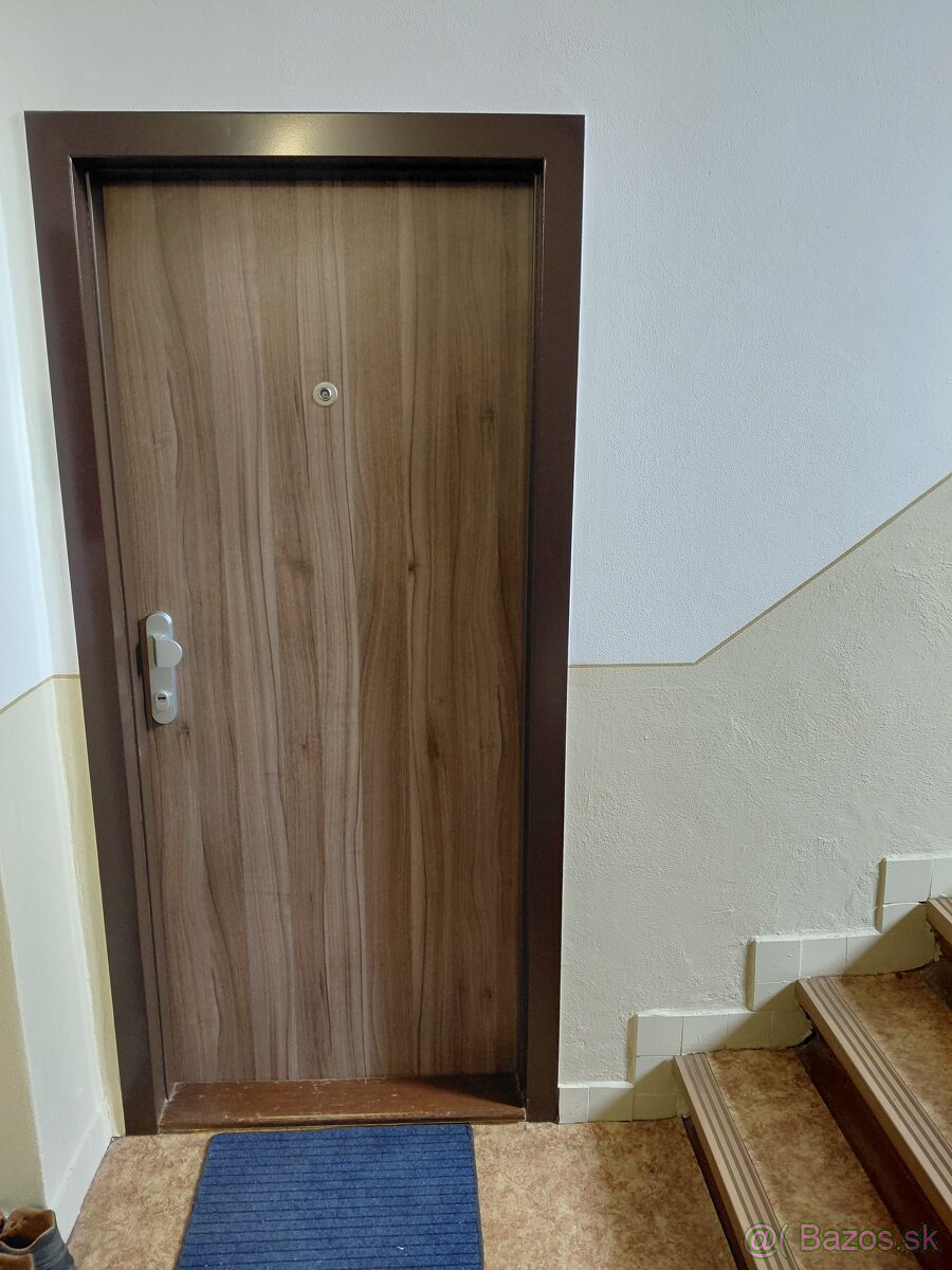 3 izbový byt .
