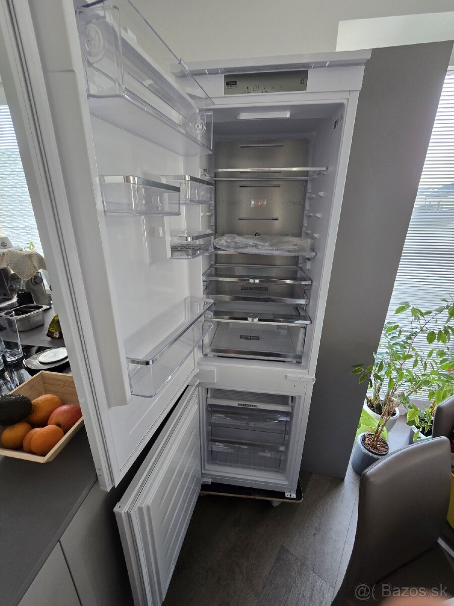 Vstavaná chladnička Whirlpool WHC18 T573