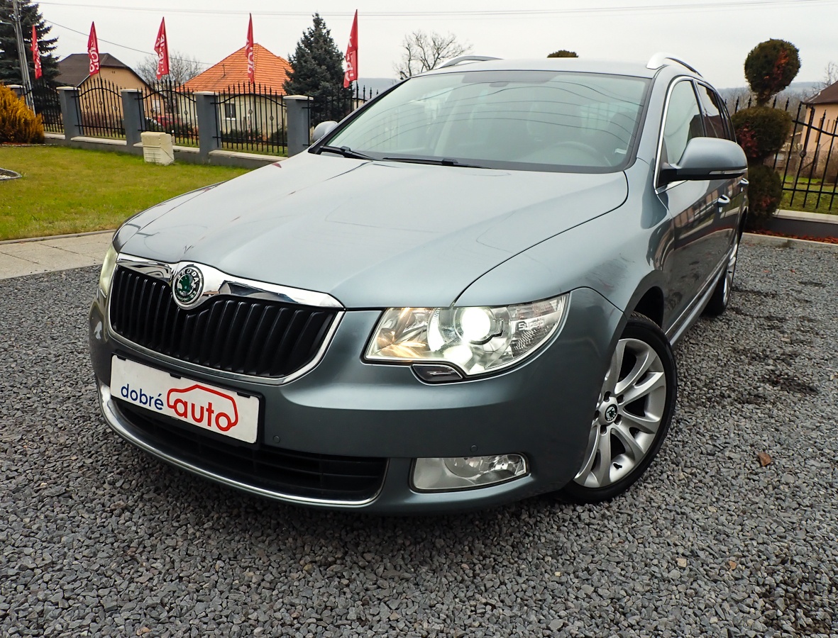 ŠKODA SUPERB COMBI 1.8 TSI 118kW ELEGANCE - XENON NAVI