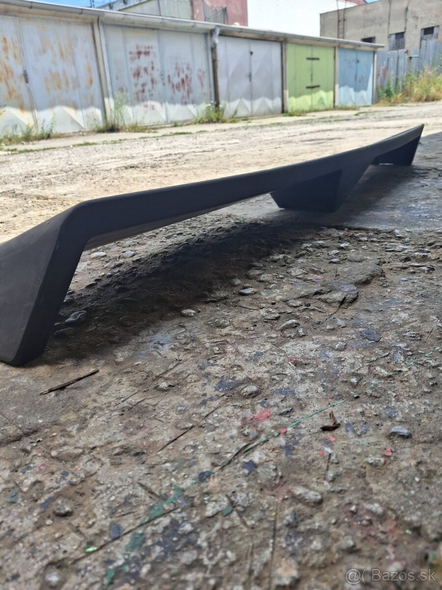 Predám spoiler značky Hella na ford taunus/cortina