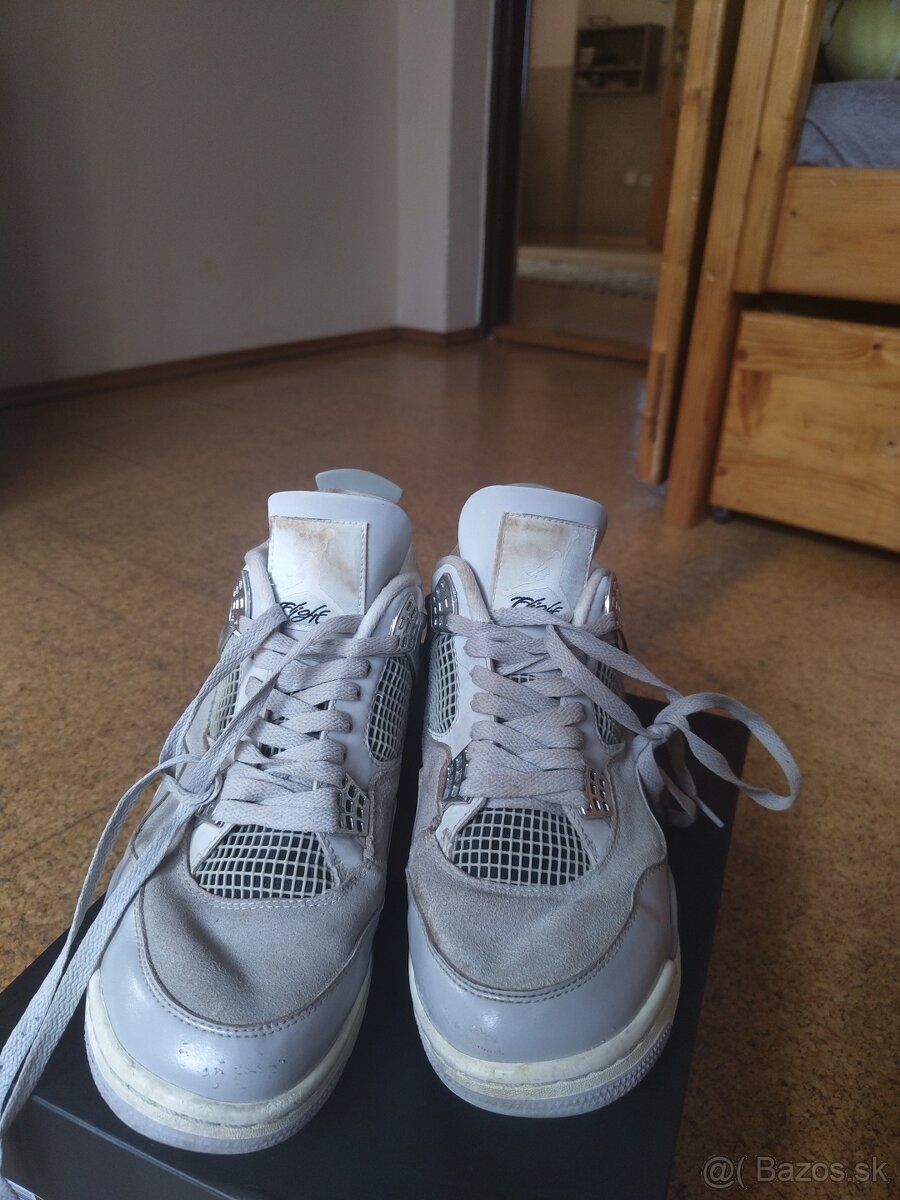 Jordan 4 Frozen Moments