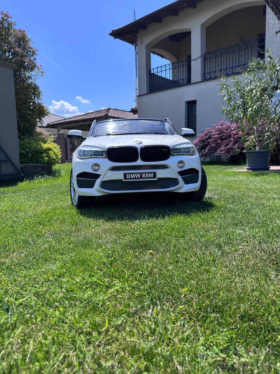 Elektrické autíčko BMW X6