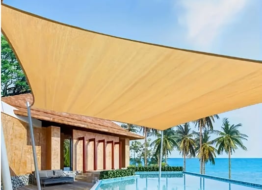 Tieniaca sieť 4 x 2 m s očkami, bežovo-žltá. Nová