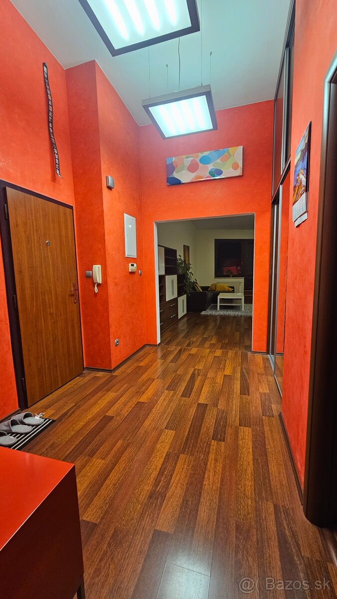 🏡 Prenájom 2-izbového bytu – Slávičie údolie, voľný od 1.12