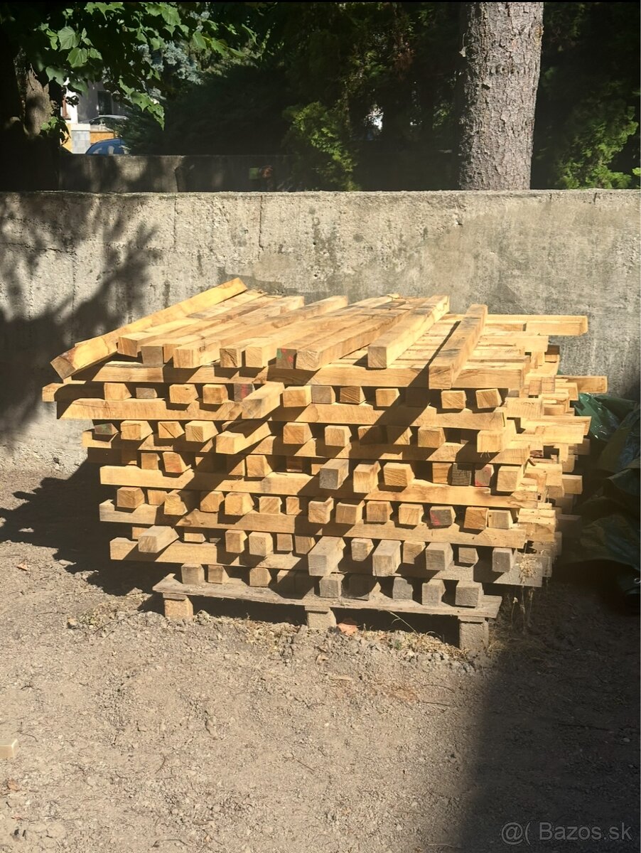 Agatove drevene hranoly