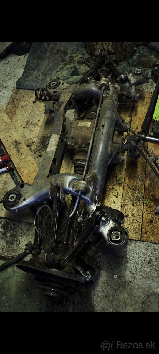 E91/M47 120kw Predfacelift zadná náprava komplet.