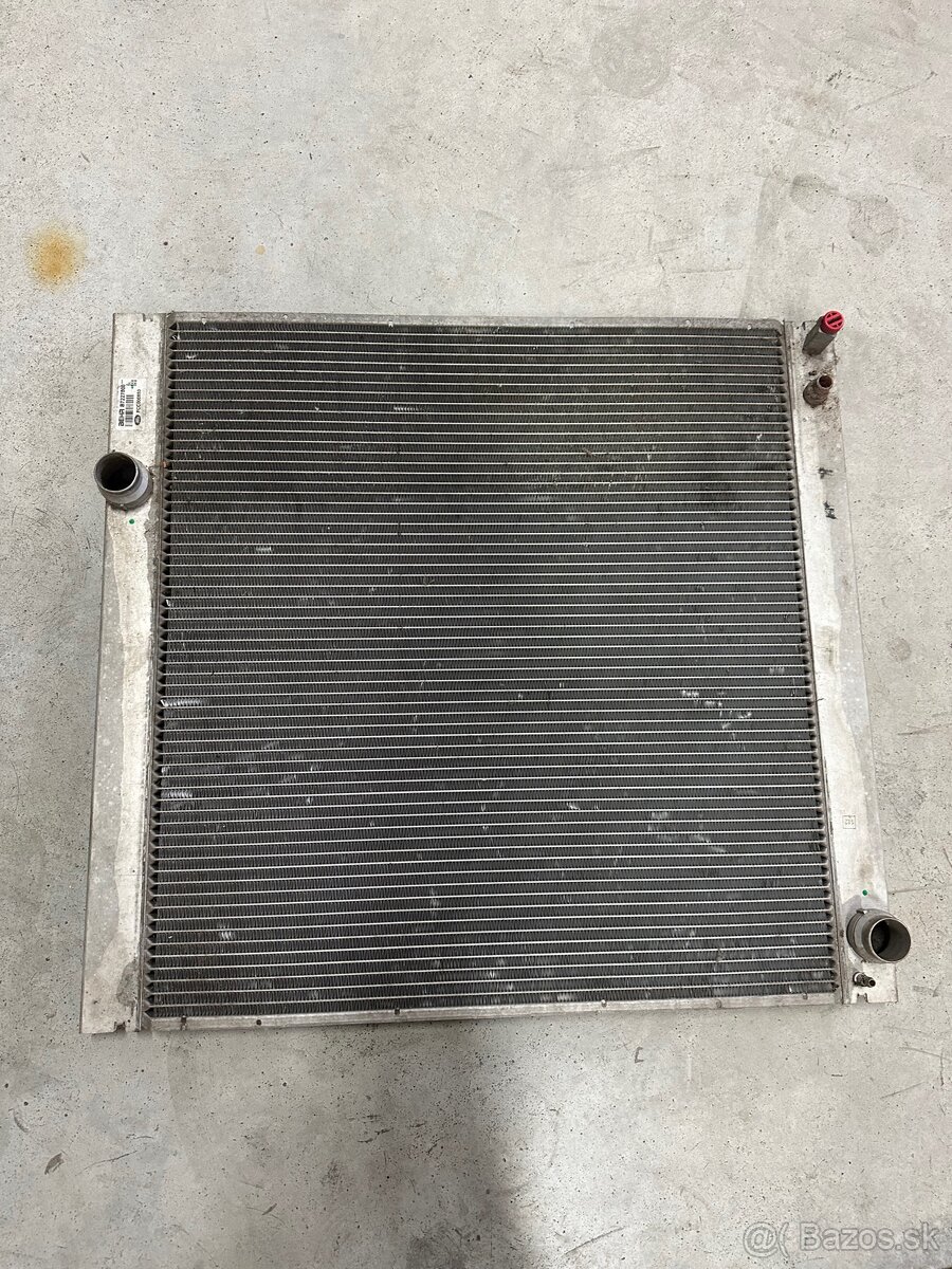 CHLADIČ VODY RANGE/LAND ROVER 4.4 V8 (2002-2005)