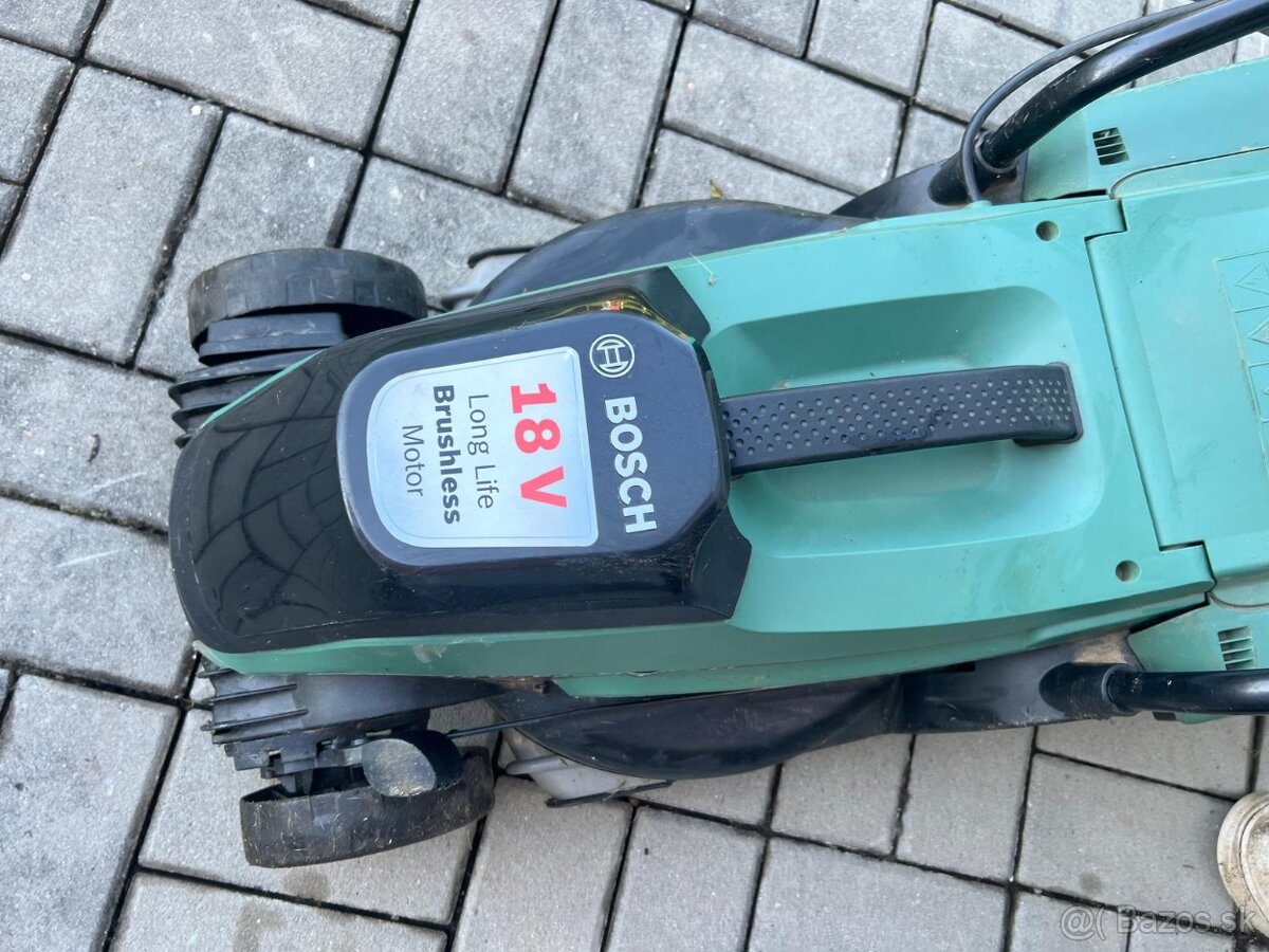 ☆REREZERVOVANÉ☆ na náhradné diely kossačku BOSCH 18V-32-300