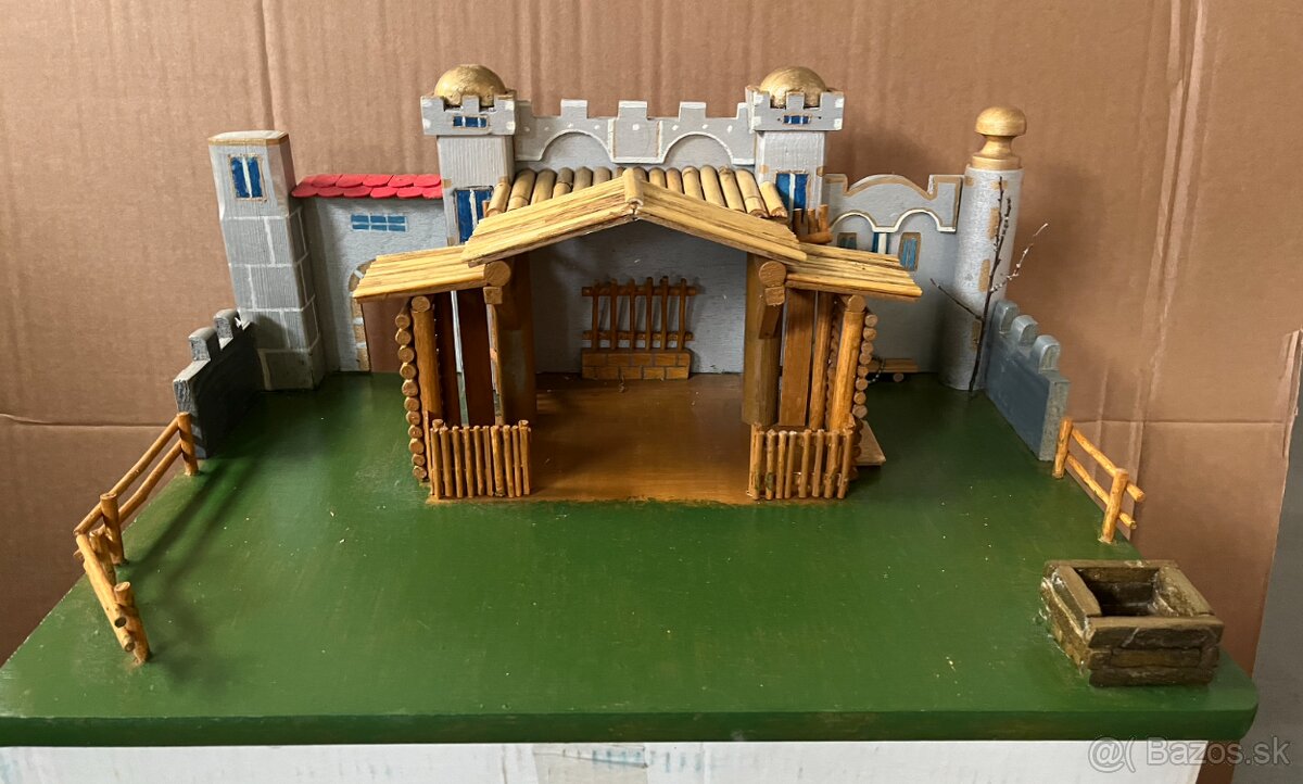 Drevený Betlehem + sádrové figúrky