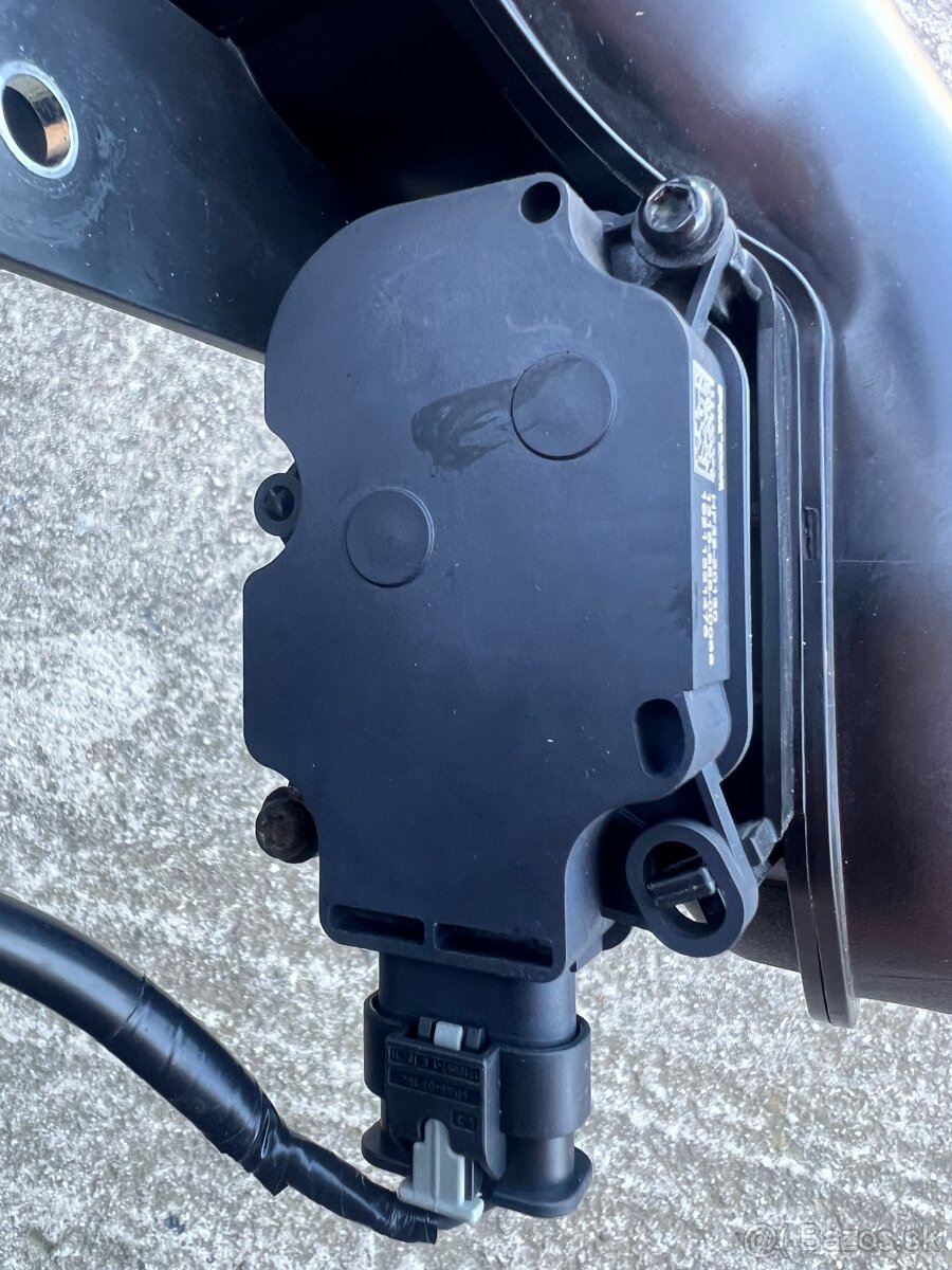 Servo motor klapky mazda cx30