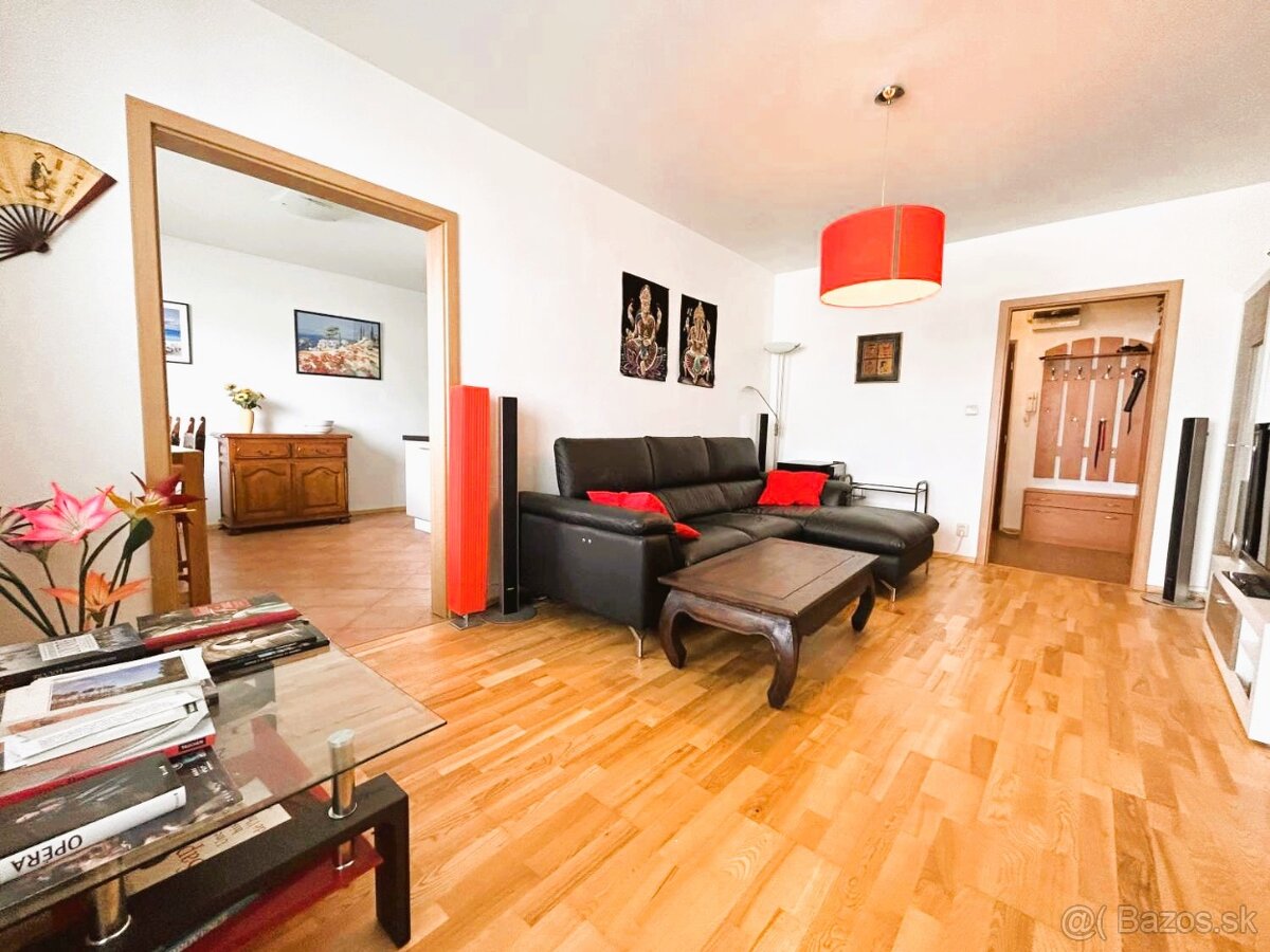 REZERVOVANÉ Zvolen, Sekier –štýlový 3-izbový byt, 2 balkóny