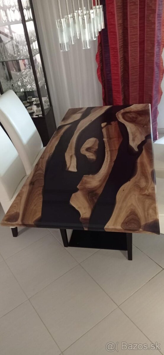 Jedalensky epoxidovy stol orech