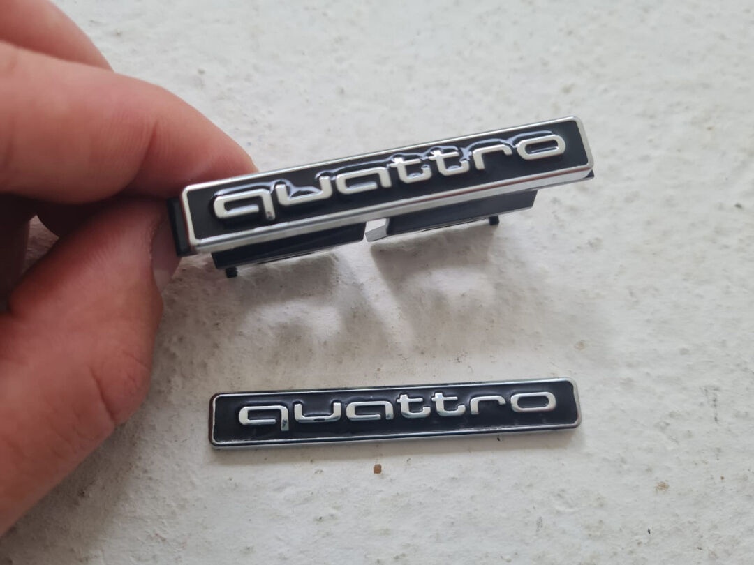 QUATTRO menší nápis do masky v rôznych farbách