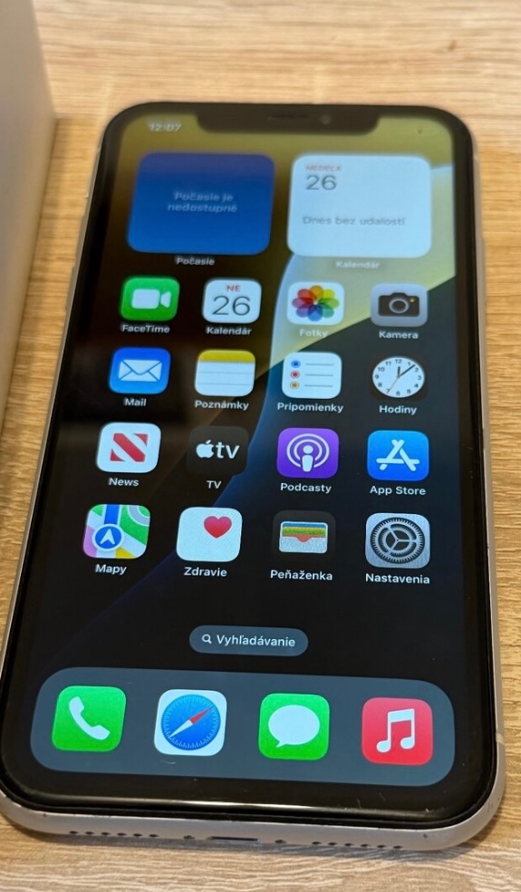 Dobrý deň vymením svoj iPhone Xr 64GB komplet príslušenstvo