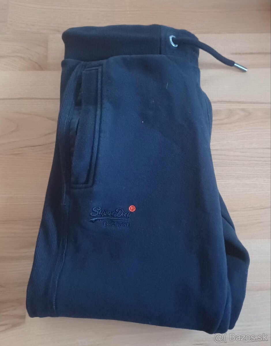 Superdry čierne zimné