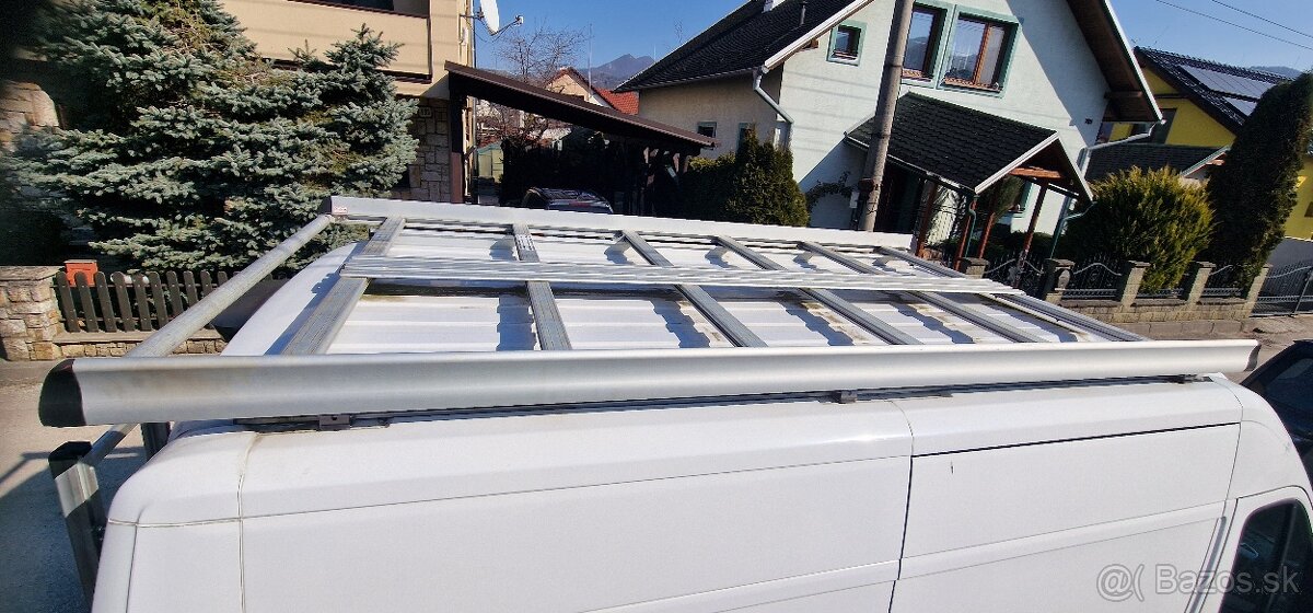 Strešný nosič záhradka