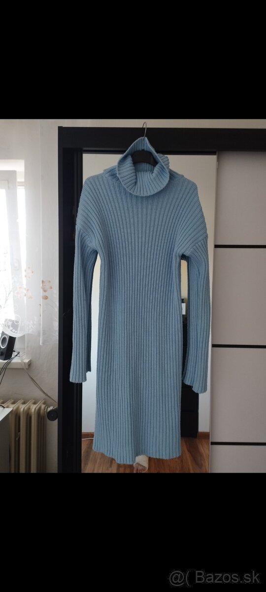 Svetrové šaty